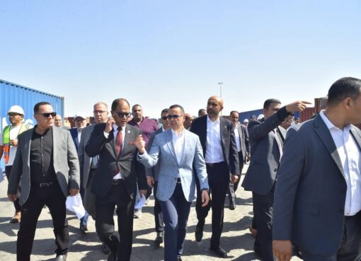 الخطيب: هدفنا القضاء التام على البيروقراطية وتعدد الإجراءات لخدمة المستثمر وتيسير حركة التجارة