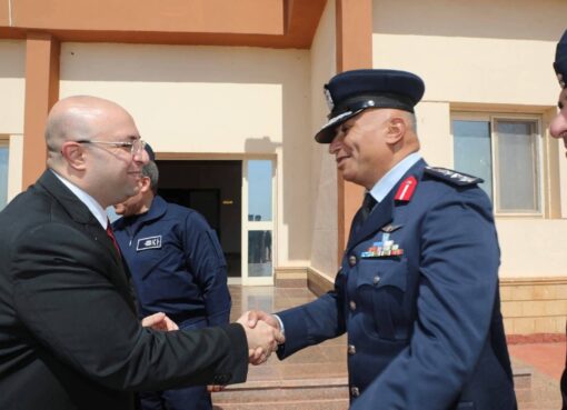 محافظ بني سويف يُهنئ قائد القاعدة الجوية بمناسبة مرور 52 عاماً على انتصارات أكتوبر المجيدة  محافظ بني سويف يُهنئ قائد القاعدة الجوية بمناسبة مرور 52 عاماً على انتصارات أكتوبر المجيدة