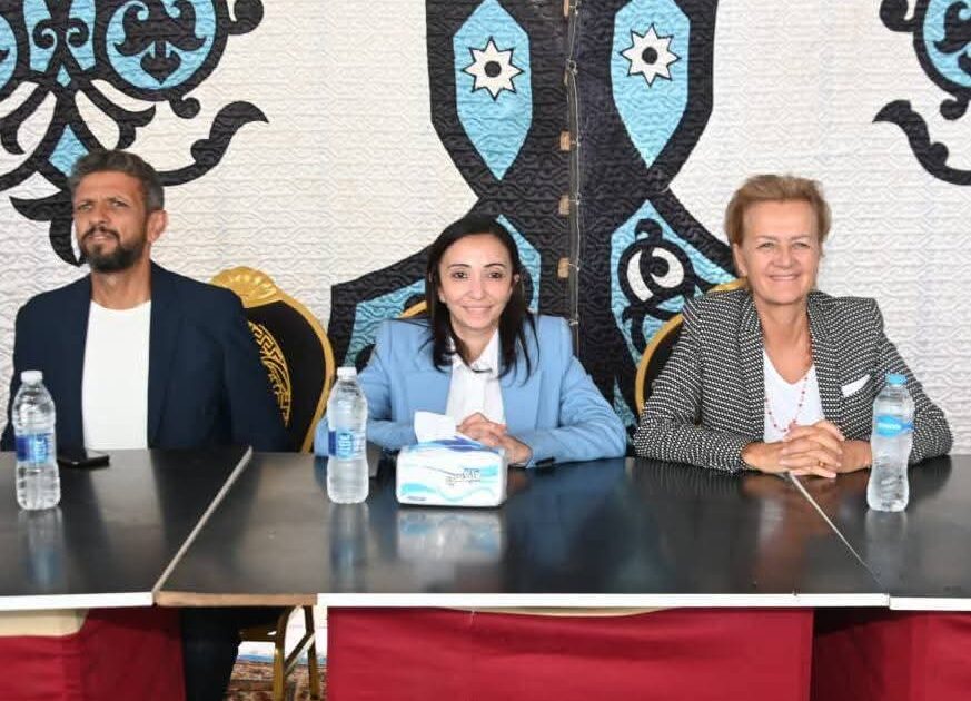 محافظ البحيرة وسفيرة الإتحاد الأوروبي تتفقدان أعمال مشروع إحلال وتجديد شبكة الصرف المغطى