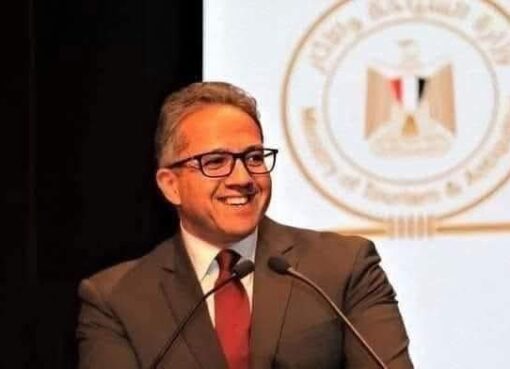 وزير الآثار ينتزع فوزًا تاريخيًا بمقعد اليونسكو