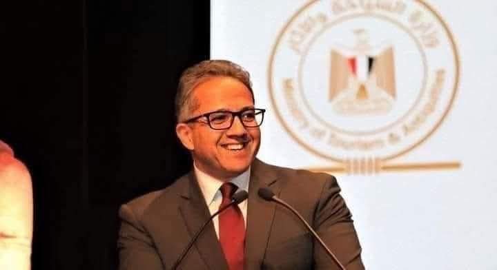 وزير الآثار ينتزع فوزًا تاريخيًا بمقعد اليونسكو