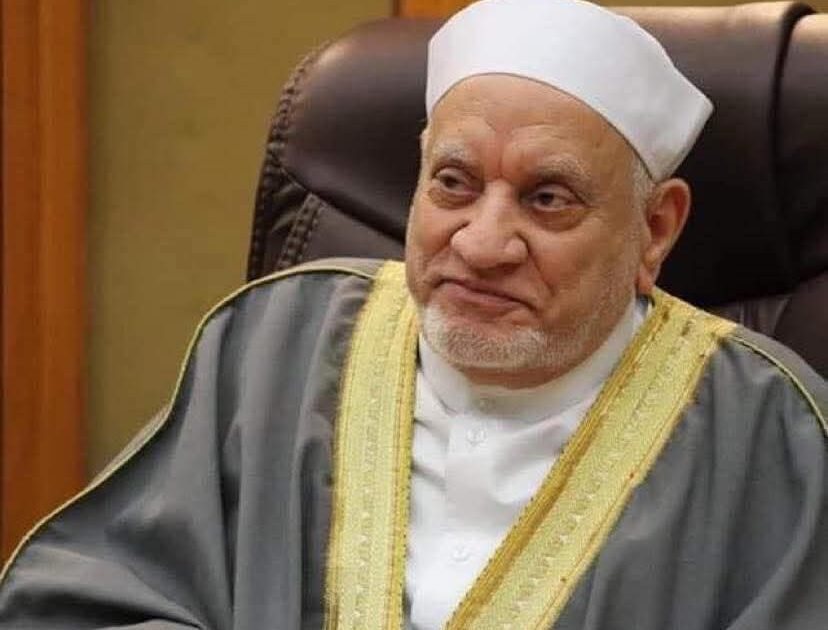 وزير الأوقاف ينعى العلّامة الجليل أحمد عمر هاشم
