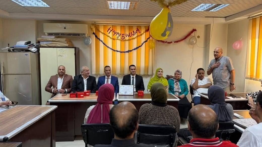 مديرية الصحة بالبحيره تحتفل بتكريم الأستاذ علاء الدين بشير لبلوغه سن الكمال ، السن القانوني للمعاش
