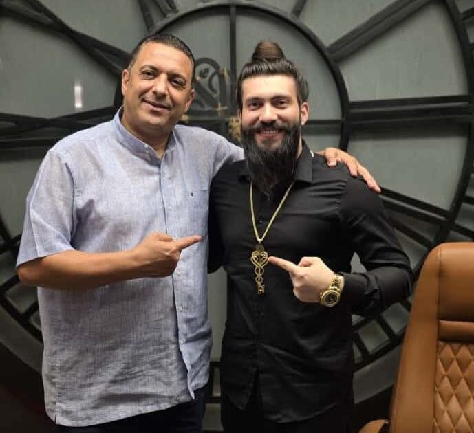 عندما تجتمع الدبلوماسية بالإبداع … السفير شاهر نور الدين يلتقي بالساحر كريس المصري