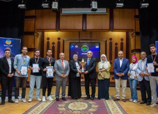 كلية طب الأسنان جامعة طنطا تتوج بكأس “عباقرة الجامعة” في دوري المعلومات الأول