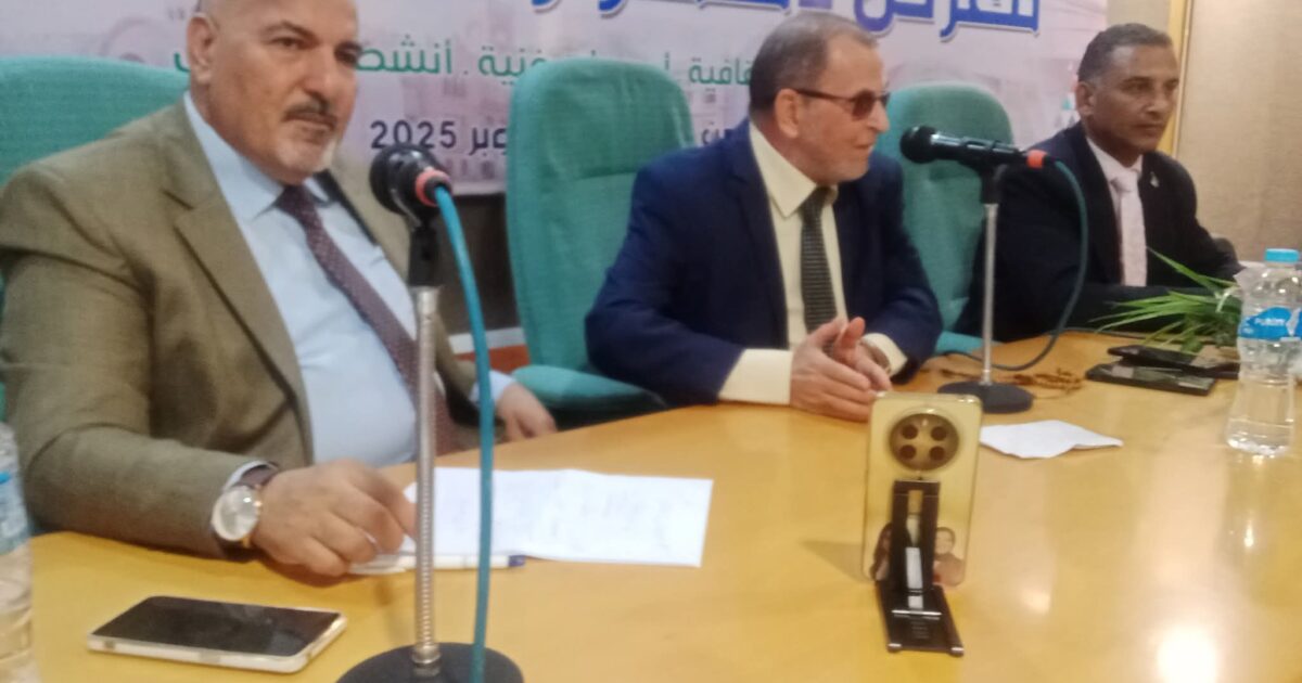 الازهر الشريف نظم ندوة وعنوانها اعجاز القران الكريم بقاعة المؤتمرات بالمكتبة العامة بدمنهور