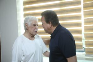 ​وزير الصحة يطمئن على الكابتن حسن شحاتة بتكليف رئاسي