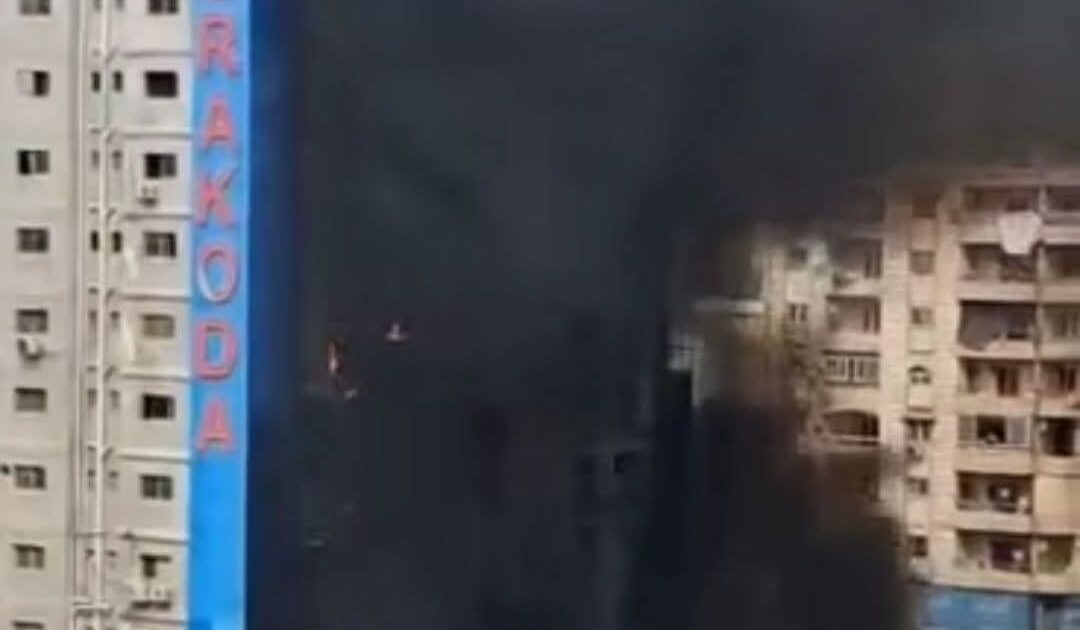 حريق ضخم يندلع داخل مستشفى راقوده بالإسكندرية