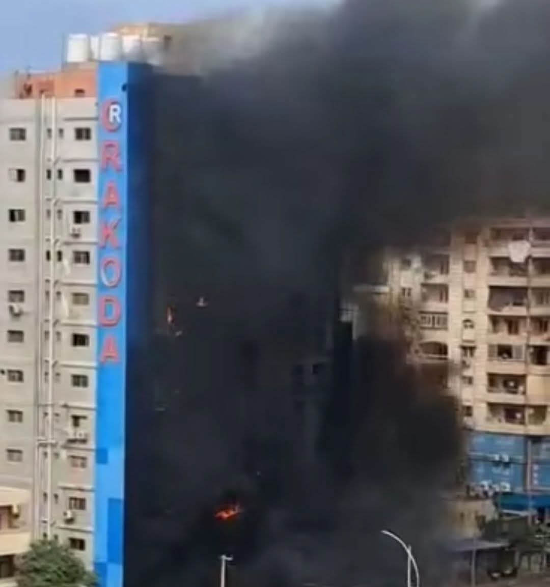 حريق ضخم يندلع داخل مستشفى راقوده بالإسكندرية