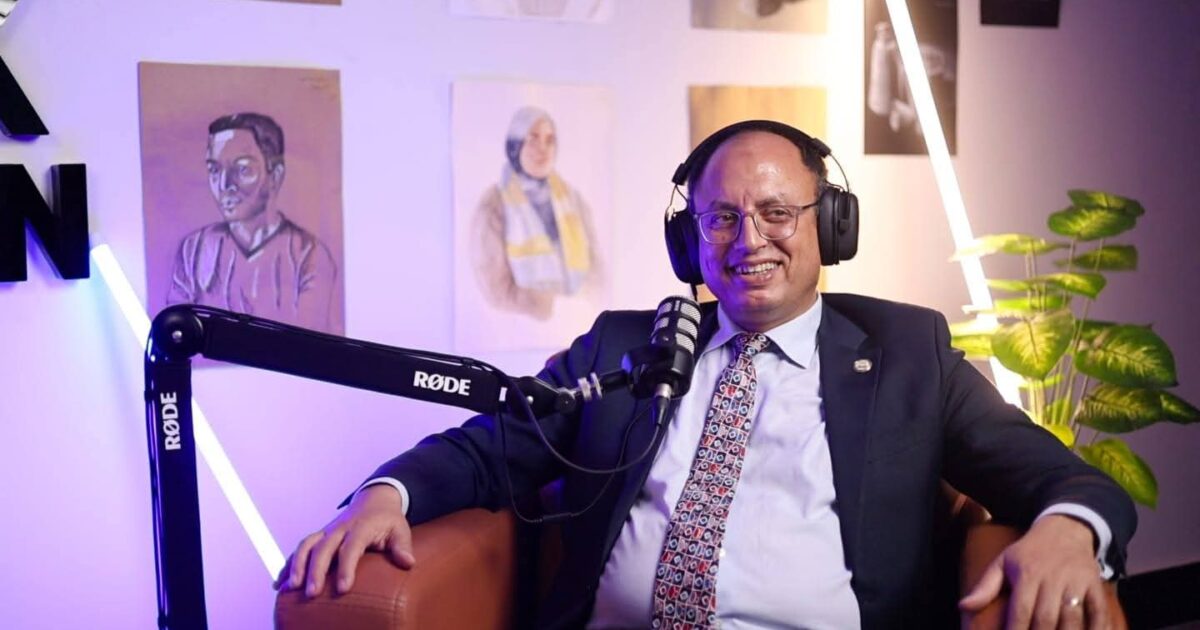 جامعة حلوان الأهلية تطلق أول بودكاست جامعي في مصر «Vox Helwan».. مساحة حوارية جديدة بصوت الطلاب