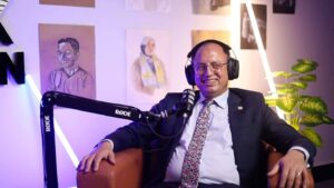 جامعة حلوان الأهلية تطلق أول بودكاست جامعي في مصر «Vox Helwan».. مساحة حوارية جديدة بصوت الطلاب