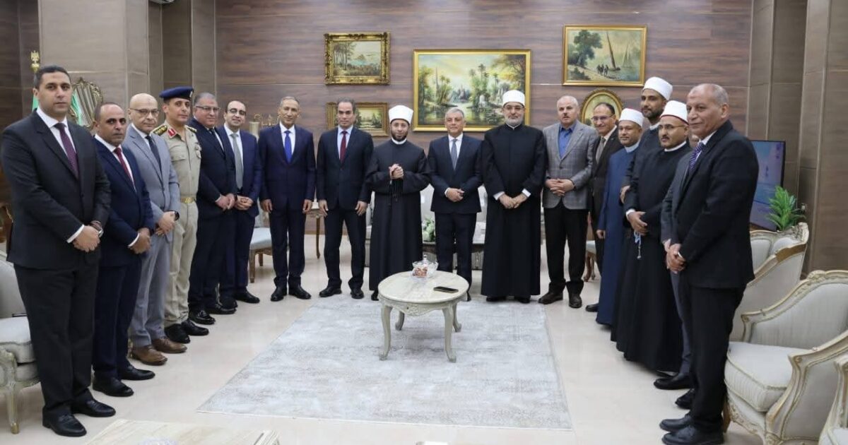 احتفالًا بالعيد القومي الـ ٧٤ لمحافظة الإسماعيلية محافظ الإسماعيلية يستقبل وزير الأوقاف ومفتي الجمهورية ورئيس الهيئة الوطنية للإعلام