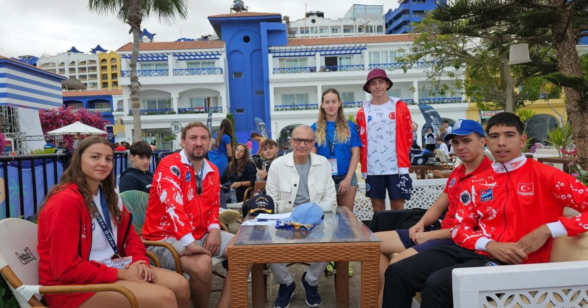 سفير تركيا يهنئ السباحين الأتراك المشاركين ببطولة العالم بالبليت المائية المفتوحة 2025 بالعلمين