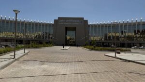 تشغيل وحدات "الحروق المتكاملة والمناظير" وافتتاح قسم عمليات جديد بمجمع الأقصر الطبي