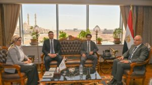 وزيرالري يبحث تعزيز التعاون مع منظمة التعاون الإسلامي في مجال إدارة المياه