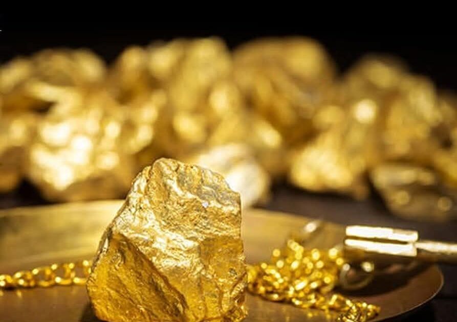 عالميا الذهب يتلألأ .. 8 أسابيع متتالية من المكاسب مع تجاوز حاجز 4,000 دولار للأوقية