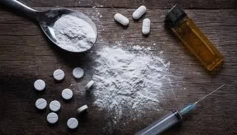 الإدمان وتأثيره على الأخلاق في المجتمع الإدمان وتأثيره على الأخلاق في المجتمع