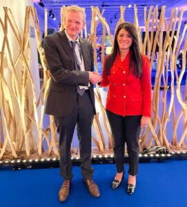 المشاط تبحث مع الآسيوي تطوير البنية التحتية والتحول الاقتصادي