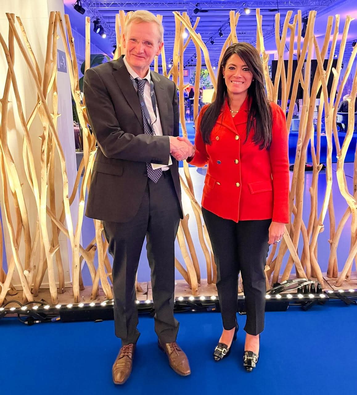 ​المشاط تبحث مع الآسيوي تطوير البنية التحتية والتحول الاقتصادي