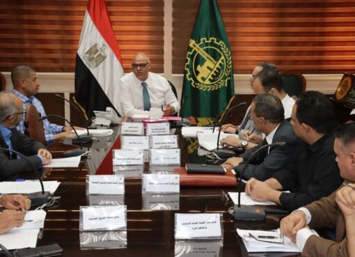 محافظ القليوبية يترأس اجتماع المناطق الصناعية ويوجه بالتيسير على المستثمرين ويطالب بالاهتمام بالمدارس التطبيقية والفنية لتوفير العامل الماهر محافظ القليوبية يترأس اجتماع المناطق الصناعية ويوجه بالتيسير على المستثمرين ويطالب بالاهتمام بالمدارس التطبيقية والفنية لتوفير العامل الماهر