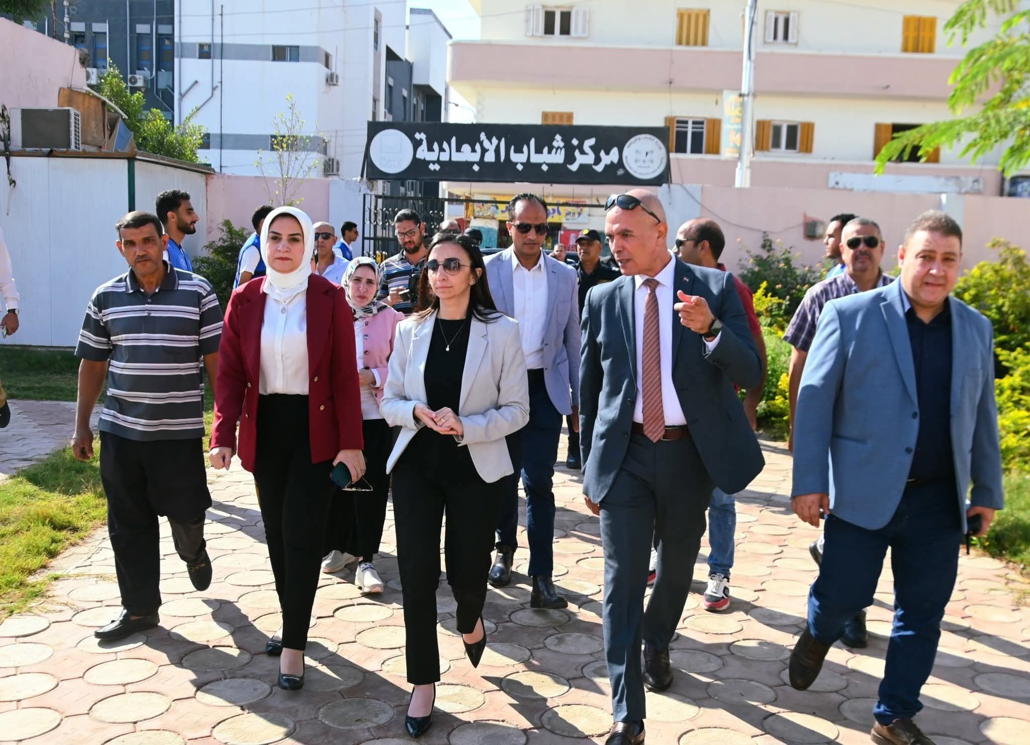 محافظ البحيرة تتفقد عدد من المشروعات الخدمية بقرية الأبعادية بدمنهور 