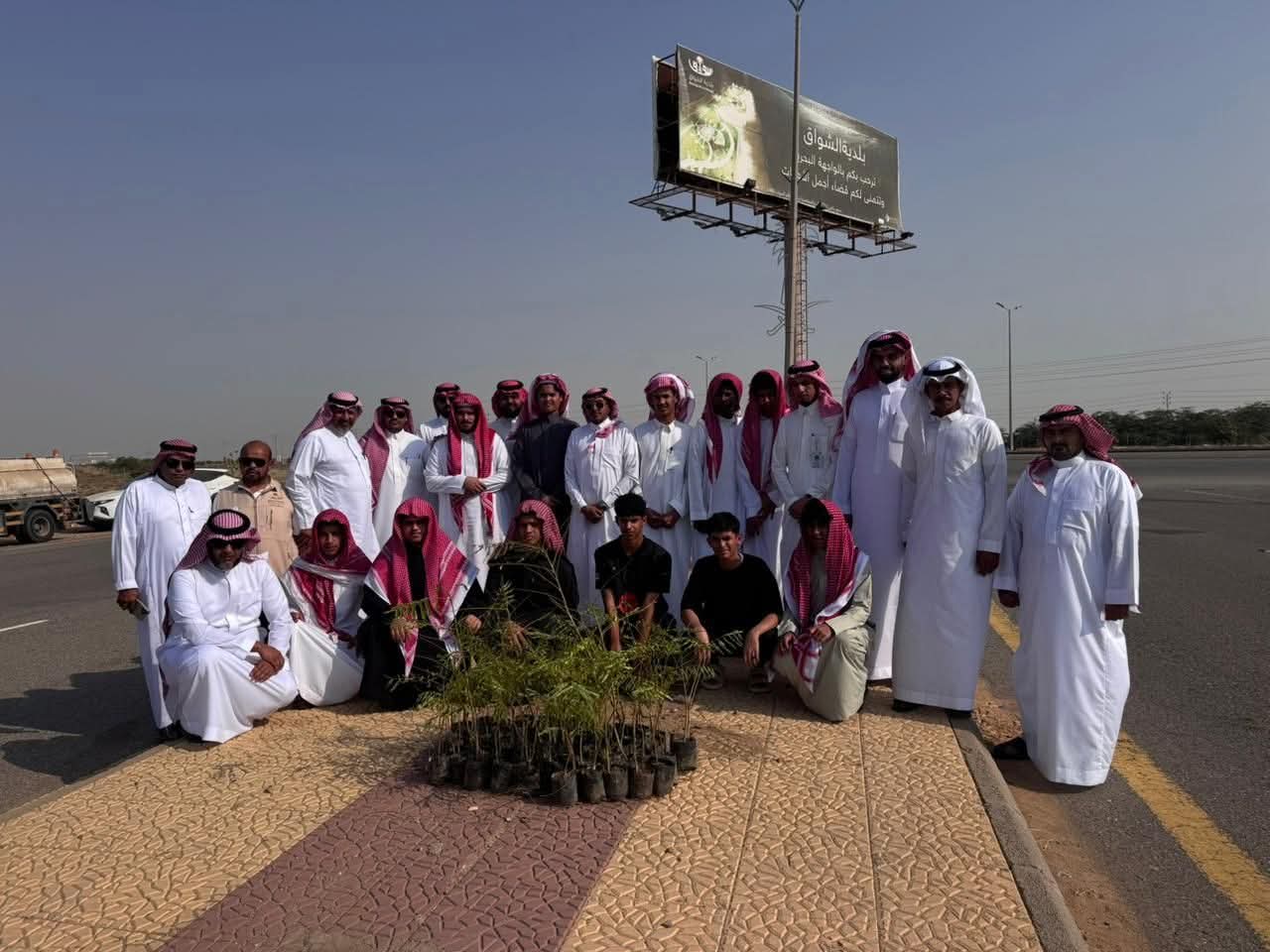 ‏بيئة الليث تنفذ مبادرة لتشجير المرافق العامة وطريق الكورنيش بالوسقة دعمًا لتنمية الغطاء النباتي