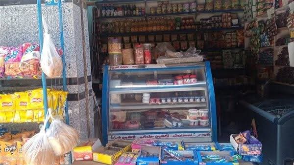 ضبط حوالي 9آلاف عبوة مواد غذائية منتهية الصلاحية داخل أحد المخازن خلال حملة تموينية بإيتاي البارودد