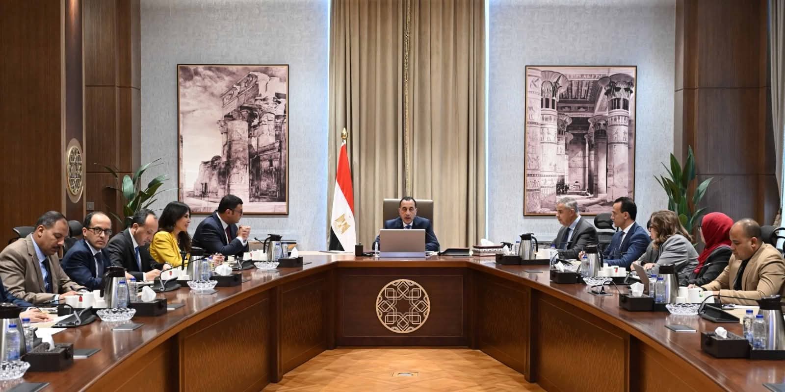 رئيس الوزراء يتابع موقف العقارات المعرضة للانهيار بمحافظة الإسكندرية 