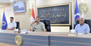 محافظ السويس يسلم شهادات محو الأمية لأربع دارسين أعمارهم (97و85و80و66) عاما في اللقاء الإسبوعي للقيادات التنفيذية