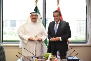 وزير الصحة يبحث مع وزير الصحة الكويتي سبل تعزيز التعاون المشترك بين البلدين