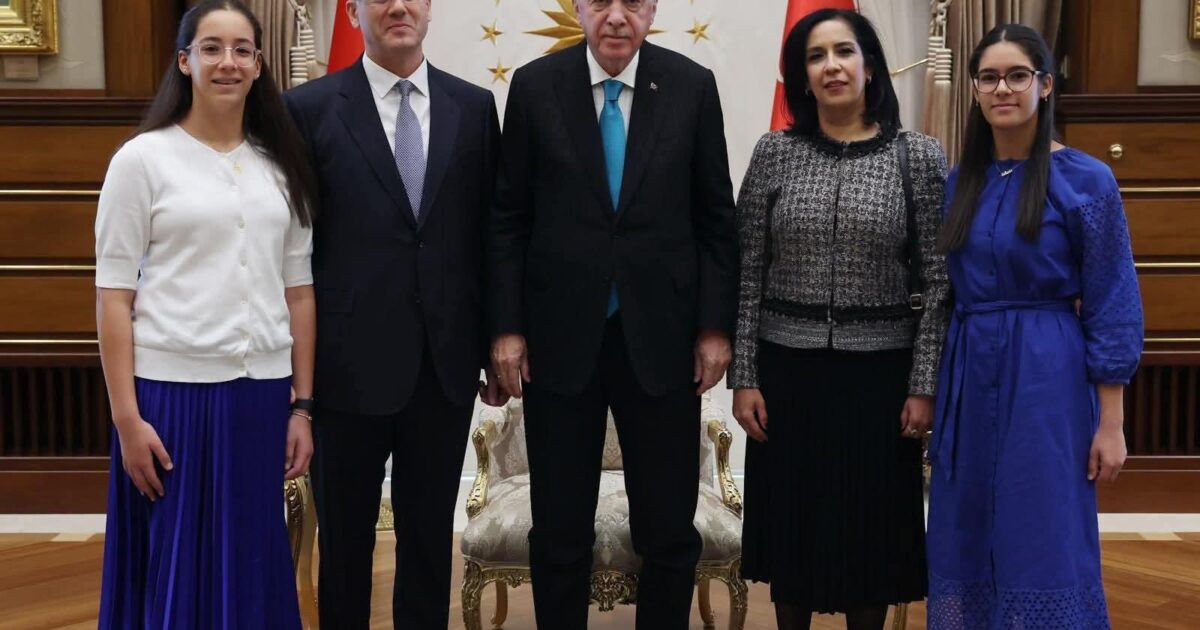 الرئيس التركى يستقبل وائل إبراهيم على بدوى الشيخ سفير مصر في تركيا