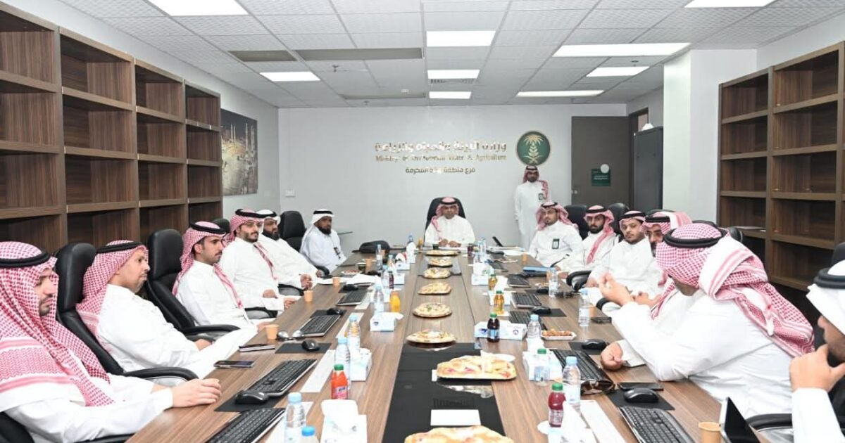 بيئة منطقة مكة المكرمة تعقد اجتماعًا مع الجهات المعنية لتحديد موقع انشاء المرفأ البحري لاستيراد الحيوانات الحية