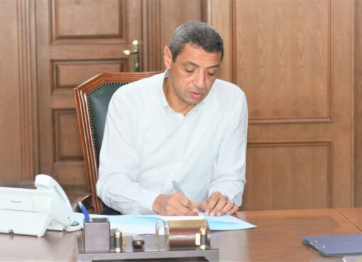 محافظ السويس يعتمد تعريفة الركوب الجديدة بالسويس بعد تحريك أسعار البنزين والسولار.