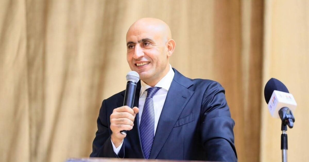 الوزير محمد عبد اللطيف