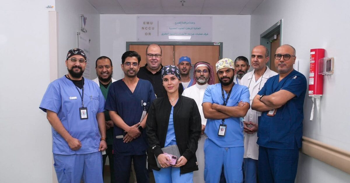 تدخل جراحي دقيق في الدماغ ينقذ حياة شاب يمني في التاسعة عشرة ويعيد له الأمل في تحقيق حلمه بأن يصبح طبيبًا