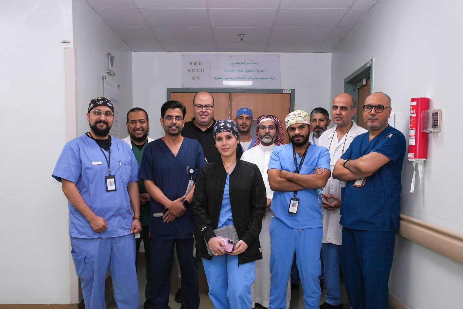 تدخل جراحي دقيق في الدماغ ينقذ حياة شاب يمني في التاسعة عشرة ويعيد له الأمل في تحقيق حلمه بأن يصبح طبيبًا