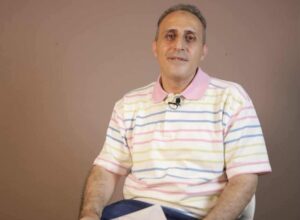 . مصطفى محمود يكشف طرق العناية بأسنان أصحاب الأمراض المزمنة ويفرّق بين تقويم الأسنان وطبّ الأسنان التجميلي