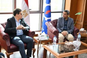 وزير الثقافة يلتقي محافظ السويس لبحث سبل دعم الأنشطة الإبداعية ومستجدات عدد من المشروعات الثقافية بالمحافظة