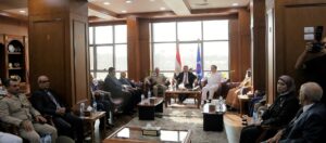 محافظ السويس يستقبل القيادات العسكرية والأمنية والقنصل السعودي ورئيس الجامعة والشركات للتهنئة بالعيد القومي للمحافظة