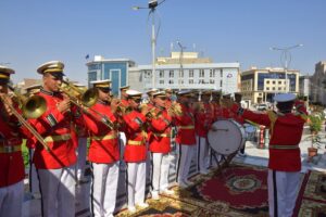 محافظ السويس وقائد الجيش الثالث الميداني ومدير الأمن يضعون أكاليل الزهور على النصب التذكارى بحديقة الخالدين بمناسبة ذكرى إنتصارات شعب السويس في ٢٤ أكتوبر المجيدة