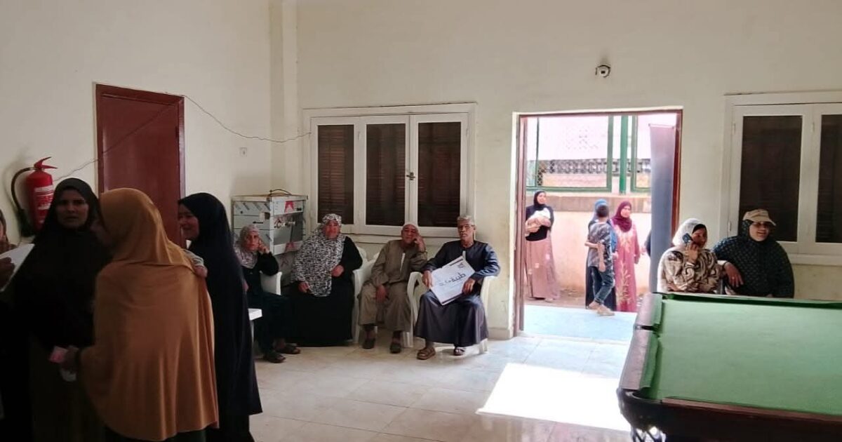 قوافل جامعة المنوفية  تواصل تقديم خدمتها المجانية لـ «332» مواطنا من أهالي منشأة جريس بمركز أشمون