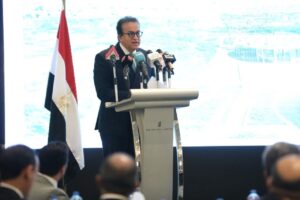 عبدالغفار يدشن "الاستراتيجية الوطنية للعمران الأخضر" ويؤكد: الصحة مرتبطة بـ 80% من الظروف المعيشية!