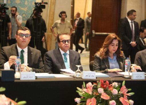 عبدالغفار يدشن “الاستراتيجية الوطنية للعمران الأخضر” ويؤكد: الصحة مرتبطة بـ 80% من الظروف المعيشية!