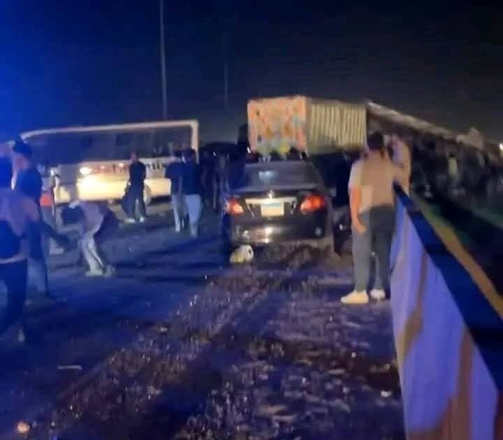 وفاة مواطنين اثنين وإصابة 41 مواطنا في حادث تصادم على طريق القاهرة _ السويس بدائرة قسم شرطة بدر