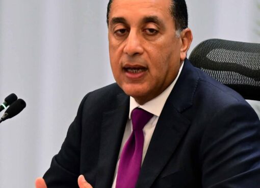 رئيس الوزراء يبدأ جولة ميدانية جديدة لتفقد وافتتاح عددٍ من المشروعات التنموية والخدمية بمحافظة السويس رئيس الوزراء يبدأ جولة ميدانية جديدة لتفقد وافتتاح عددٍ من المشروعات التنموية والخدمية بمحافظة السويس