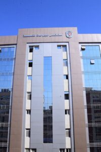 رئيس جامعة سوهاج يتابع الأعمال الإنشائية الجارية بالموقع العام لمستشفى الجراحات التخصصية