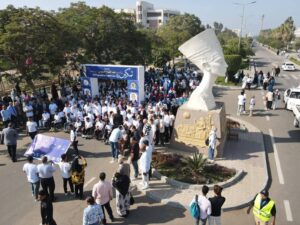 رئيس جامعة المنيا يقود مسيرة طلابية حاشدة ويشهد احتفالية كبرى بالصالة المغطاة إعلاناً عن انطلاق المبادرة الرئاسية "تمكين "
