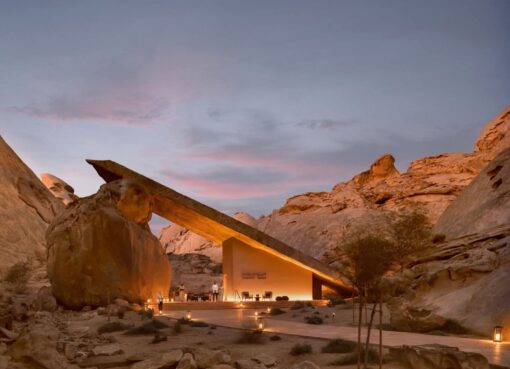 مغامرات البحر الأحمر تحت مظلة Priceless مغامرات البحر الأحمر تحت مظلة Priceless