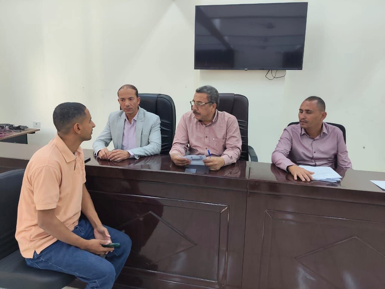 الوحدة المحلية بطهطا تعقد لقاءً أسبوعيًا لمتابعة مطالب المواطنين بسوهاج