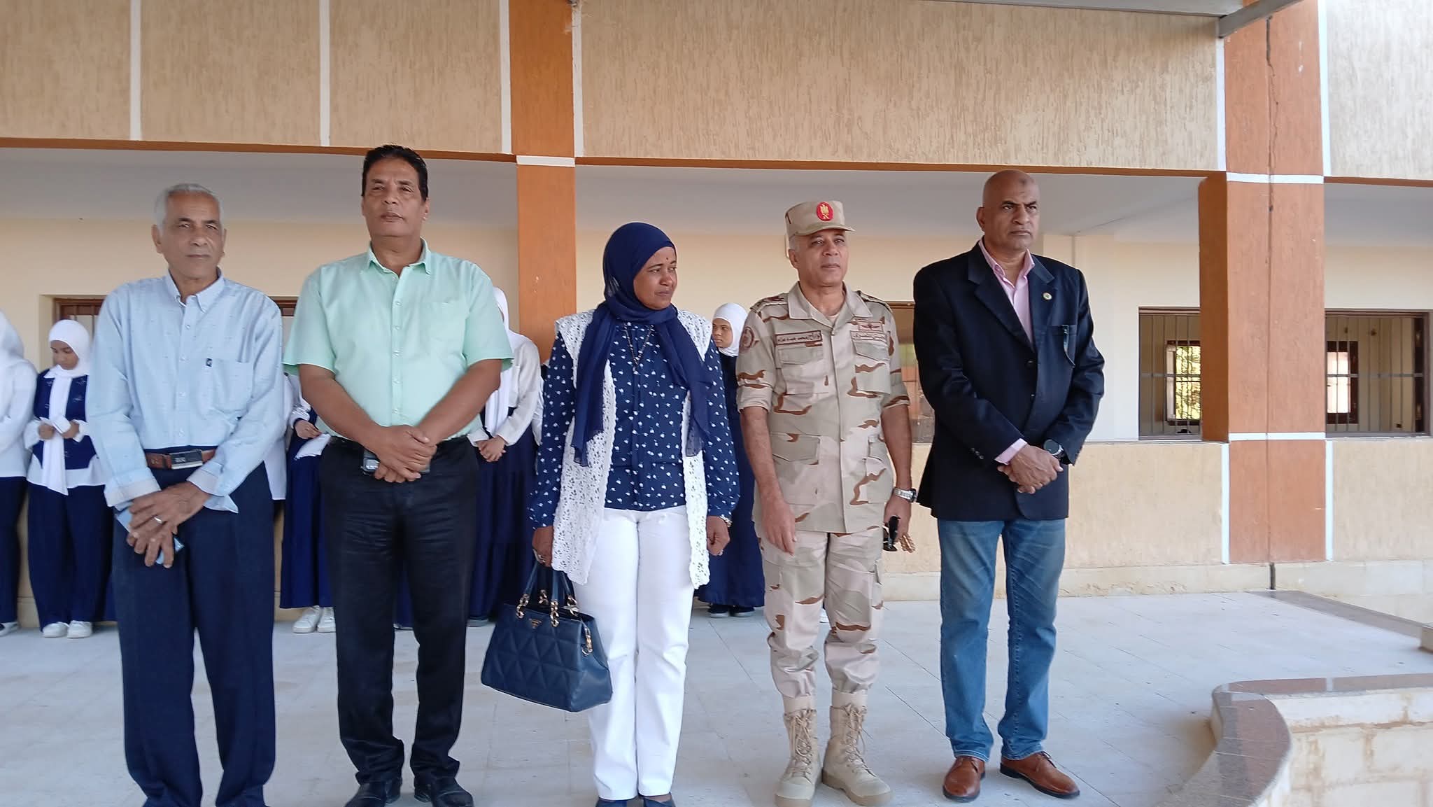 وكيلة تعليم البحر الأحمر تتفقد المدارس الفنية العسكرية بسفاجا وتؤكد: الانضباط وحب الوطن أساس النهوض بالتعليم